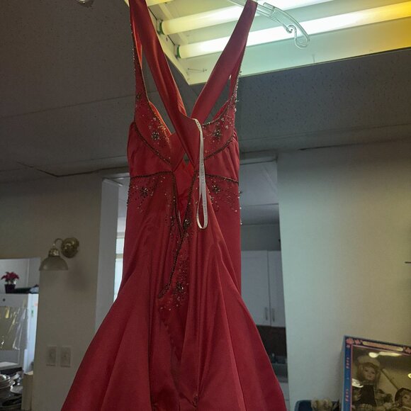 Masquerade Red Dress for special occasions - Picture 4 of 6